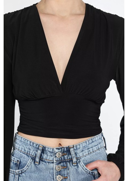 Kadın V Yaka Dekolteli Büzgü Detaylı Bluz P-00015028 fırsatları