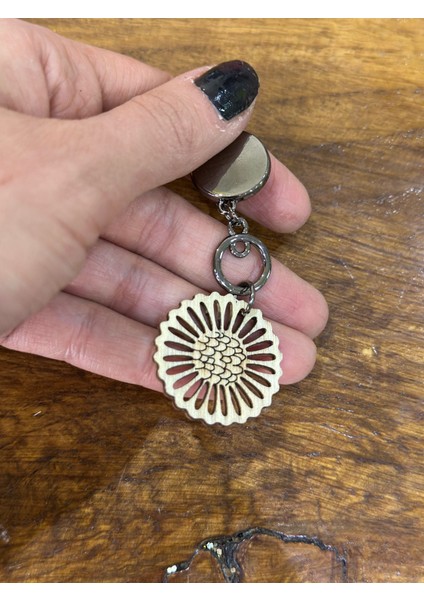 Bambu Oyma Ahşap Broş Yaka İğnesi Giyim Aksesuarı 7x4 cm