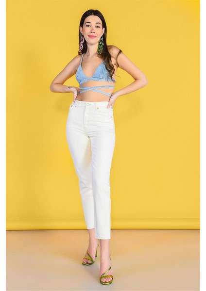 Zeus Likralı Iç Göstermez Beyaz Yüksek Bel Mom Jeans 2024 fiyatları