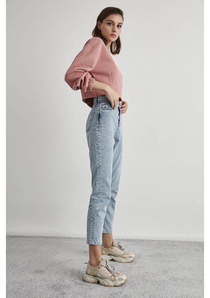 Heidi Kar Mavi Mom Jeans Likralı Yüksek Bel Mavi Kar Yıkamalı Mom Kot Pantolon Likralı Jean modelleri