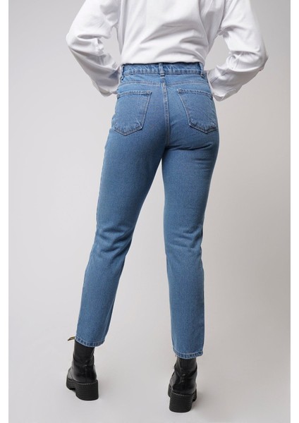 Kadın Orta Mavi Mom Jean Pantolon fırsatları