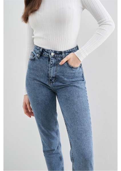 Leo Kadın Yüksek Bel Mavi Kar Yıkama Likralı Mom Jeans Pantolon