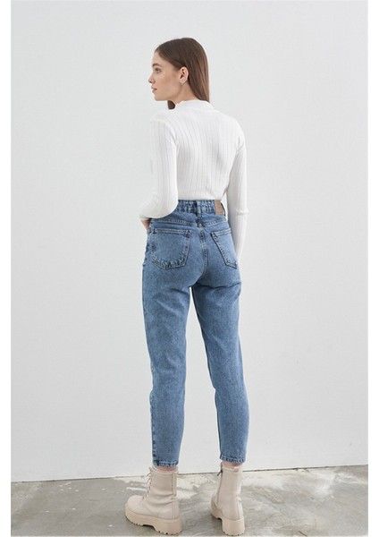 Leo Kadın Yüksek Bel Mavi Kar Yıkama Likralı Mom Jeans Pantolon fiyatları