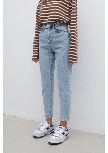 Yüksek Bel Kar Yıkama Buz Mavisi Mom Jean modelleri