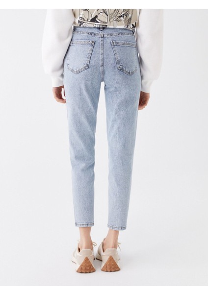 Açık Mavi Mom Jeans Likralı Yüksek Bel Mavi Kar Yıkamalı Mom Kot Pantolon