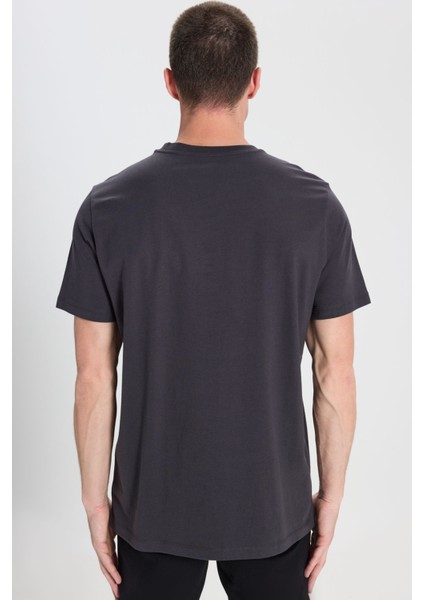 Relaxed Fit Small Logo Siyah Erkek Kısa Kol T-Shirt fiyatları