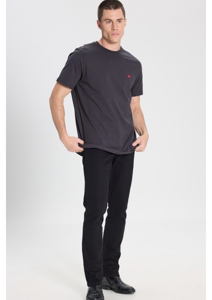 Relaxed Fit Small Logo Siyah Erkek Kısa Kol T-Shirt modelleri