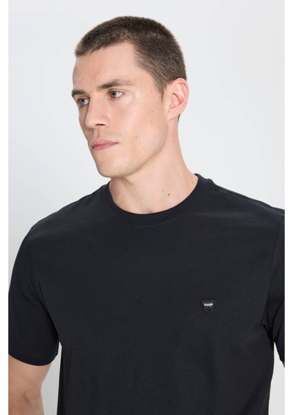 Relaxed Fit Small Logo Siyah Erkek Kısa Kol T-Shirt fırsatları