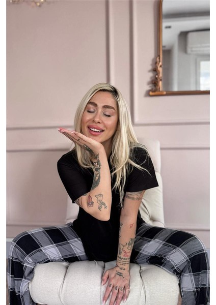 Siyah Just Desenli Bambu Kısa Kol Kadın Pijama Takımı