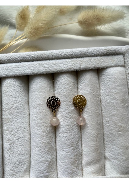 Pembe Kuvars Taşı Motifli Çelik Küpe