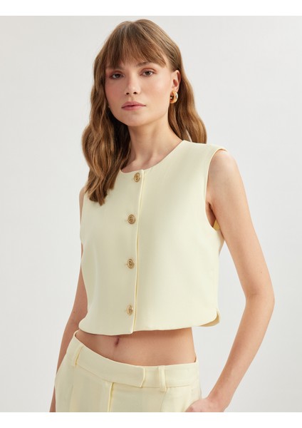 Krep Kumaş U Yaka Kolsuz Düğmeli Crop Yelek