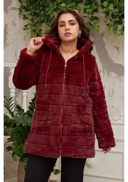 Şıklığı ve Sıcaklığı Buluşturan Büyük Beden Uzun Bordo Peluş Mont