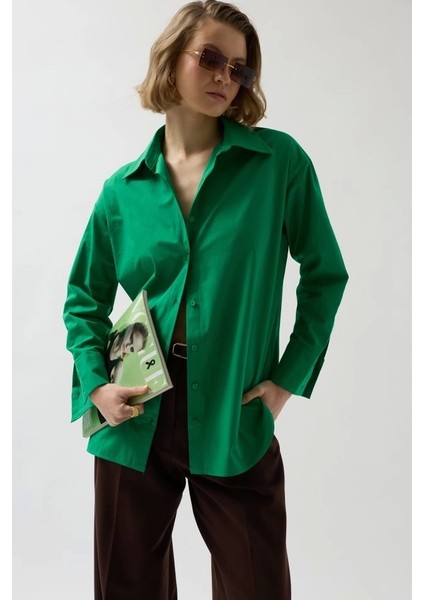 Sırt Dekolteli Bağcıklı Gömlek fırsatları