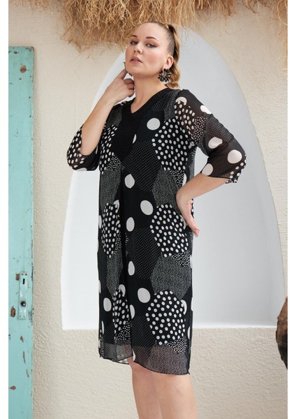 Yaka Taş Detaylı Puan Desenli Büyük Beden Siyah Elbise fırsatları