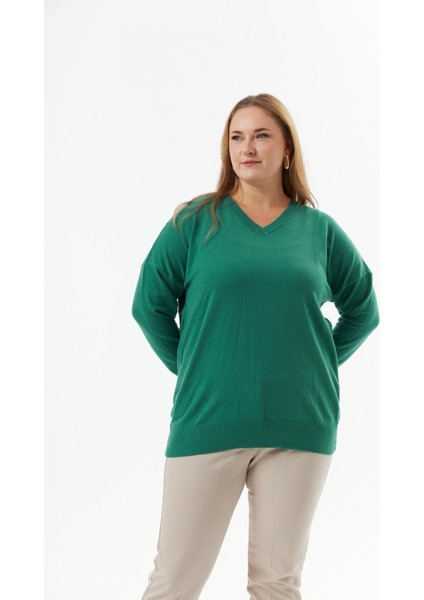 Büyük Beden Kadın V Yaka Yeşil Triko Kazak – Yumuşak, Esnek ve Dökümlü Kumaş fiyatları
