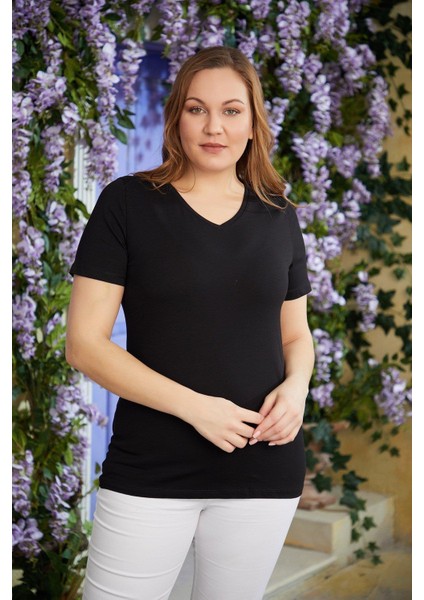 Rahat ve Şık: Kadın V Yaka Büyük Beden Pamuklu T-Shirt indirimleri