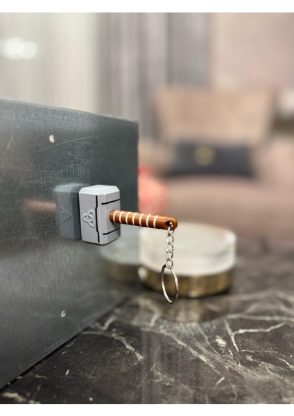 ⚡ Mjolnir Magnetik Anahtarlık - Thor'un Güçlü Çekici ⚡