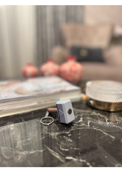 ⚡ Mjolnir Magnetik Anahtarlık - Thor'un Güçlü Çekici ⚡