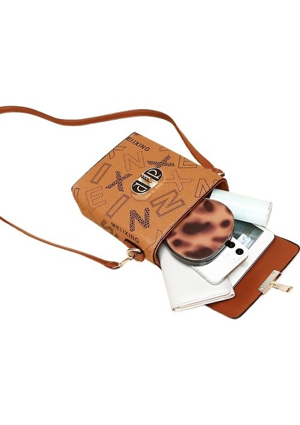 Tek Omuz Çapraz Askılı Çanta Şık ve Çok Yönlü Küçük Chanel Tarzı Kutu Çanta Büyük Kapasiteli Cep Telefonu Çantası (Yurt Dışından) modelleri