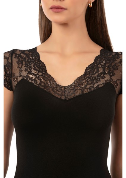 Özkan 26947 Kadın Pamuklu Modal Esnek Yumuşak Önü Dantel Detaylı V Yaka Atlet indirimleri