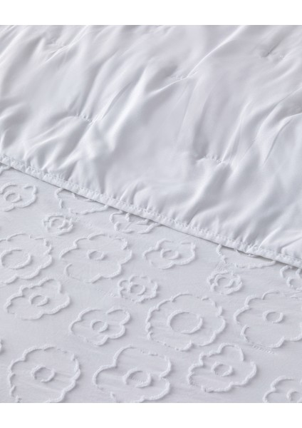 Dainty Bloom Kesmeli Tek Kişilik Yatak Örtüsü Takımı 160 x 220 cm Beyaz