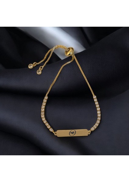 Zarif Dikdörtgen Motifli Beyaz Taşlı 14 Ayar Altın Plakalı Harfe Özel Bileklik