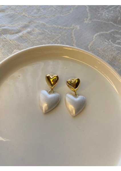 Gold ve Beyaz Mineli Kalp Sallantılı Küpe