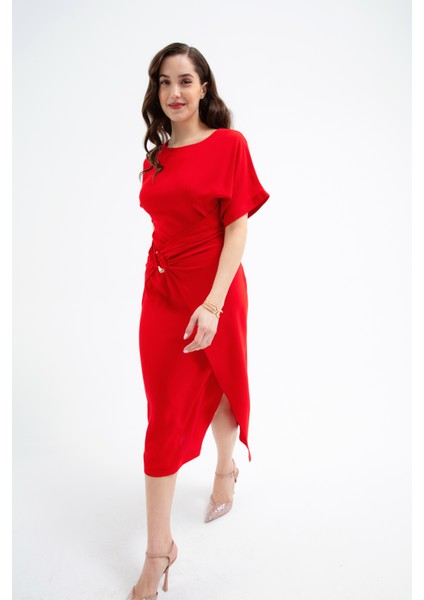 Kadın Kırmızı Bisiklet Yaka Aksesuar Detaylı Midi Elbise fırsatları