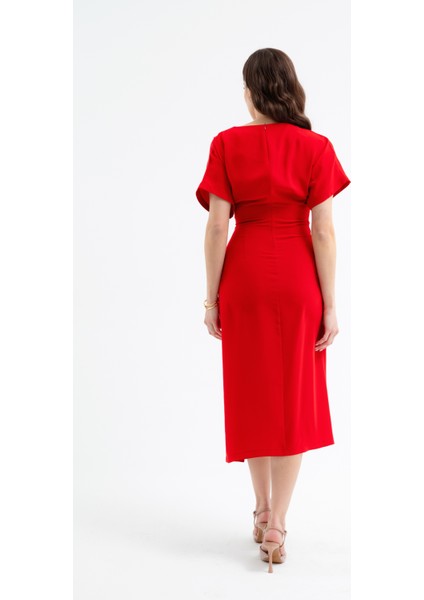 Kadın Kırmızı Bisiklet Yaka Aksesuar Detaylı Midi Elbise indirimleri