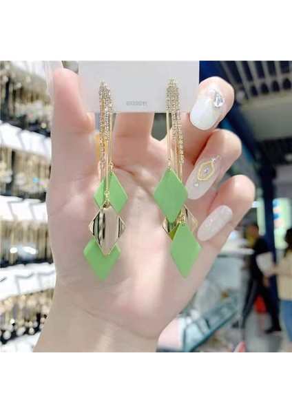 Kadınlar Için Moda Mizaç Uzun Püskül Yaz Popüler Küpeler Süper Parlak Üst Düzey Hafif Lüks Küpeler (Yurt Dışından)
