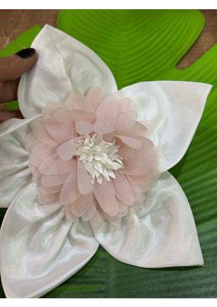 Saten Tomurcuklu Çiçek Broş Giyim Yaka Abiye Asesuarı 22 cm