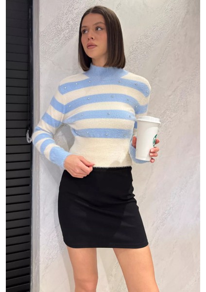Kadın Balıkçı Yaka Taş Detaylı Crop Top Bluz