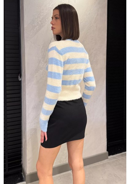 Kadın Balıkçı Yaka Taş Detaylı Crop Top Bluz