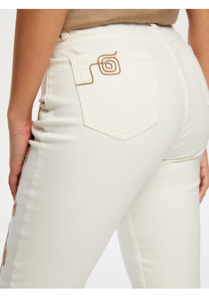 Yanları Ip Nakışlı Slim Fit Jean Pantolon S25JPN002 indirimleri