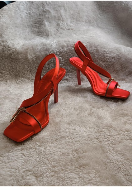 Femme Siyah - Kırmızı Fermuar Detaylı Saten Kumaş Kare Burun 8 cm Ince Topuk Davet Ayakkabısı modelleri