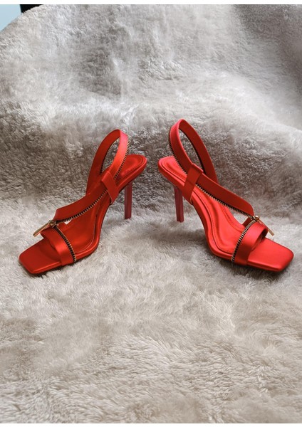 Femme Siyah - Kırmızı Fermuar Detaylı Saten Kumaş Kare Burun 8 cm Ince Topuk Davet Ayakkabısı fırsatları