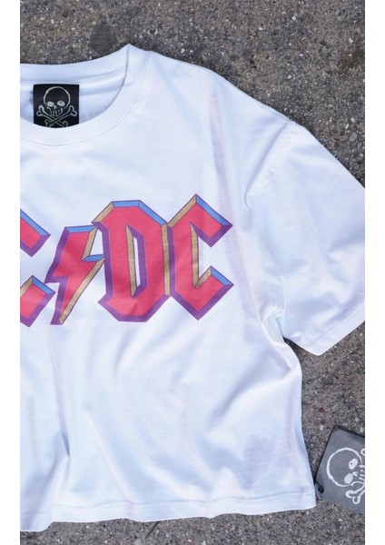 Ac/cd Beyaz Crop Pembe Baskılı T-Shirt modelleri