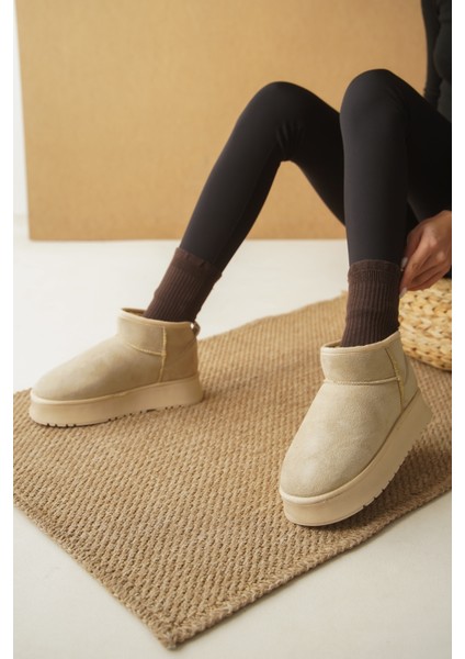 Kalın Tabanlı Yuvarlak Burunlu Kürklü Kısa Kadın Bot fiyatları