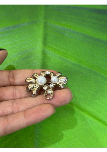 Çiçekli Boncuklu Broş Yaka Iğnesi Giyim Aksesuarı 3x3 cm