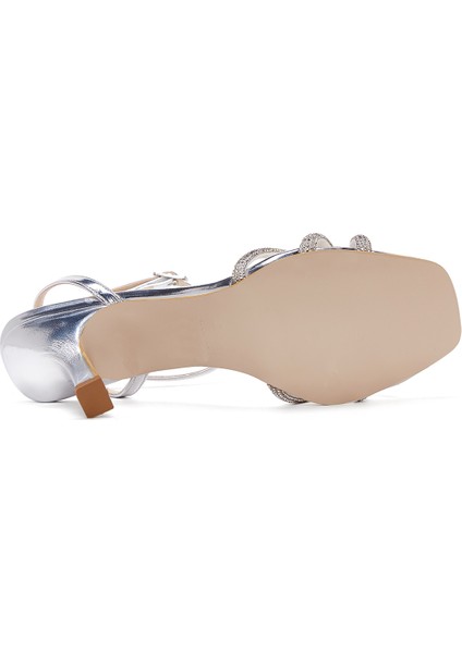 Kadın Gümüş Bilekten Tokalı Taşlı Ince Topuklu Sandalet 25SFE3901TS indirimleri