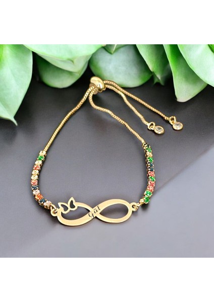 Zarif Sonsuzluk Kelebek Motifli, Renkli Taşlı ve 14 Ayar Altın Plakalı İsme Özel Bileklik