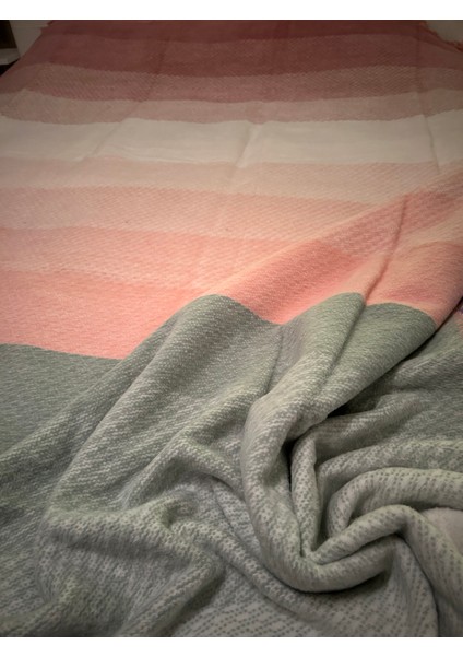 Montant Pembe Çift Kişilik Battaniye
