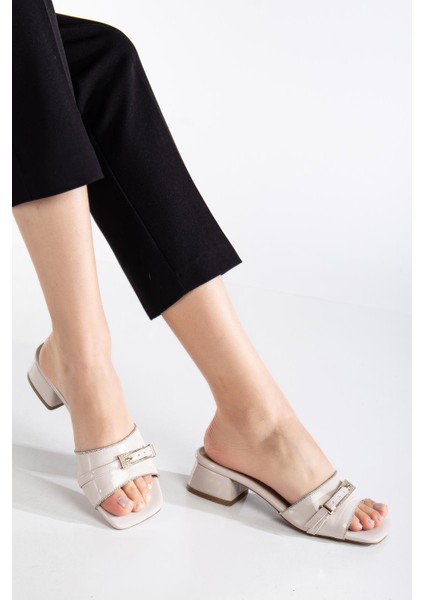 Suins Carter Model Taşlı Toka Detaylı Terlik