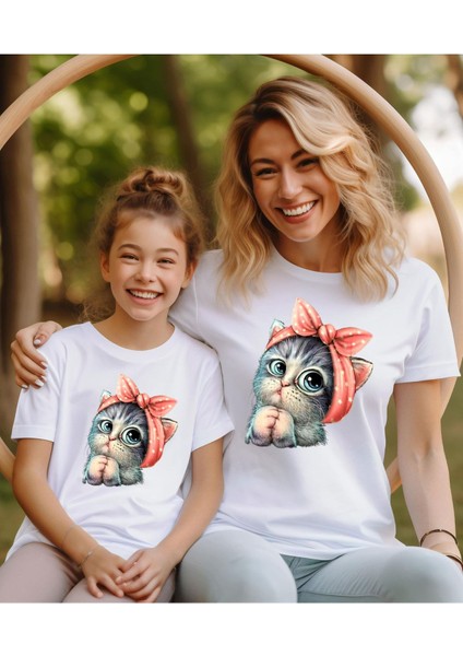 Anne ve Kız Şirin Kedi Baskılı T-Shirt (Tekli Üründür Kombin Yapmak Için 2 Adet Sepete Ekleyiniz)