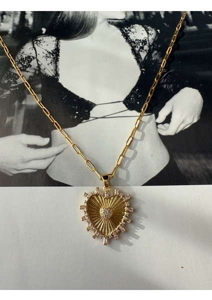 Zirkon Taşlı Kalp Kararmaz Çelik Kadın Gold Kolye – Modern ve Şık Tasarım