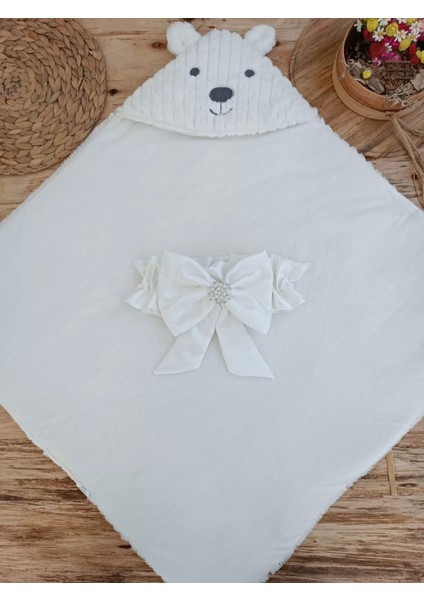 Yenidoğan Beyaz Wool Yün Kumaş Ayıcık Kulaklı Kundak Bebek Battaniyesi