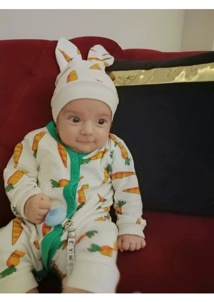 3-6-9-12 Ay Kulaklı Şapkalı Havuç Baskılı Boydan Çıtçıtlı Uzun Kollu Kız Erkek Bebek Tulumu