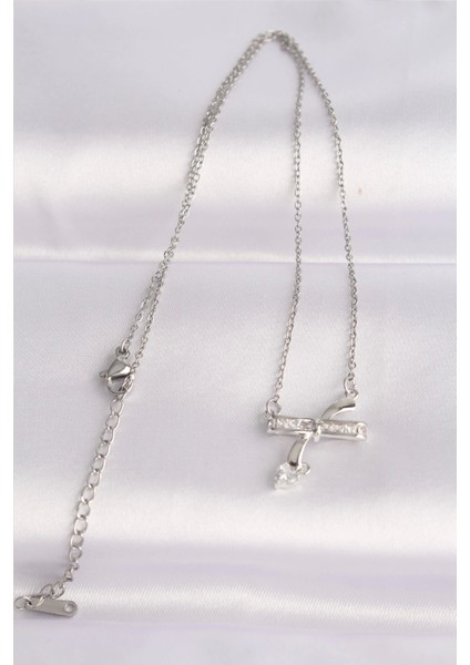 316L Çelik Zincir Gümüş Renk Zirkon Taşlı Kalp Detay Fiyonk Kolye fiyatları