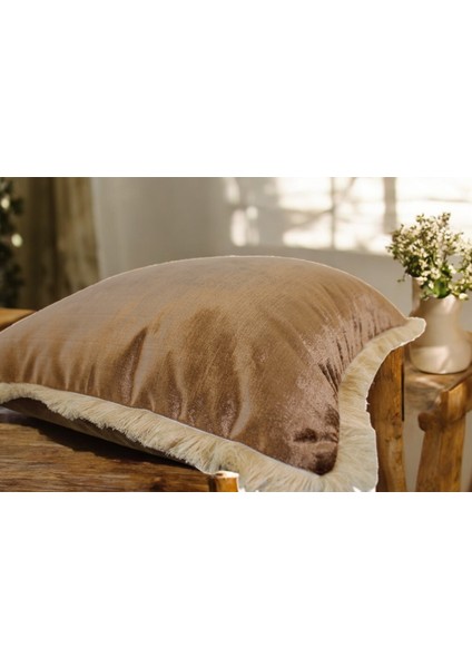 Mofhomecollection Parlak Kadife Saçaklı Kırlent Kılıfı modelleri