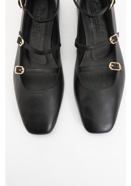 Glımmer Siyah Deri Bilekten Bağlamalı Küt Burun Kadın Babet Ayakkabı fiyatları